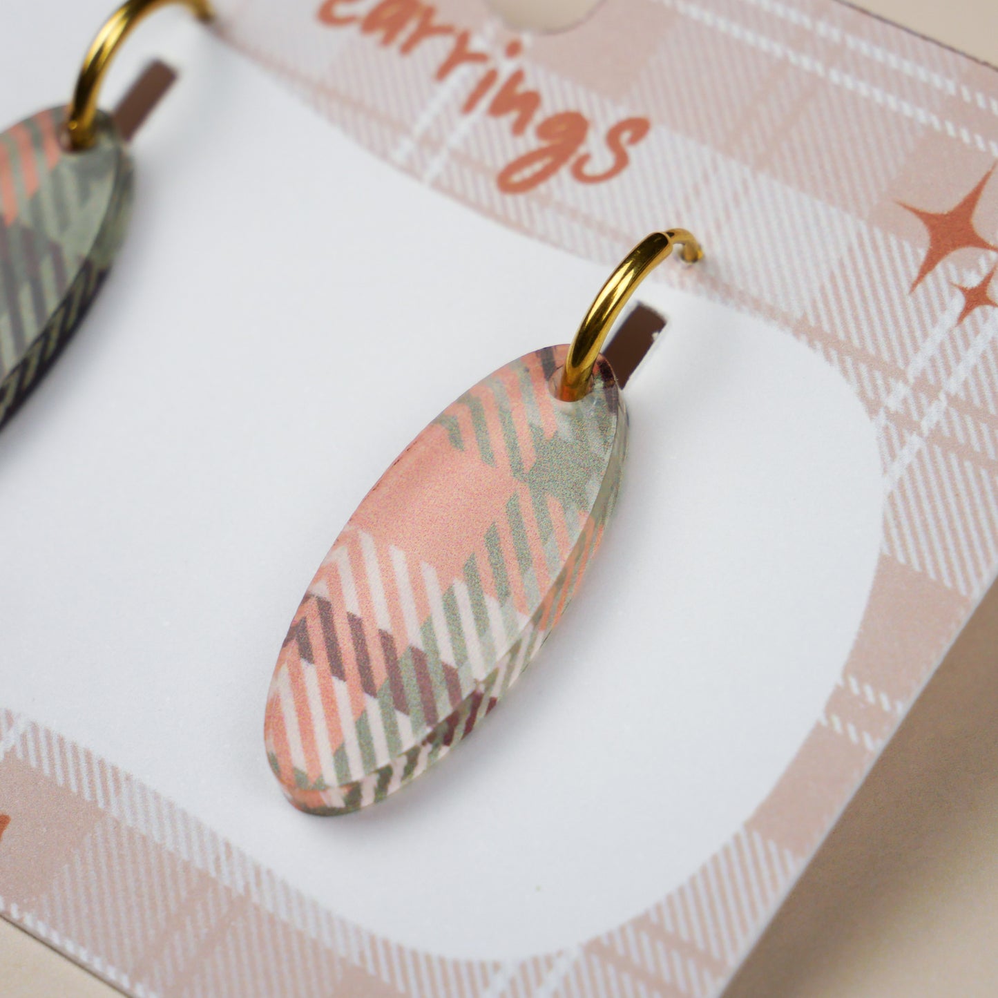 OVAL DANGLE - green tartan