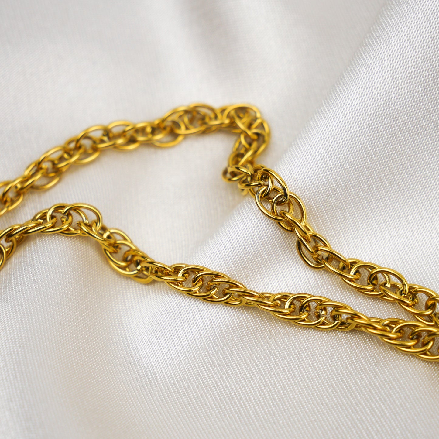 PURSE FIRST necklace - pink polka dot