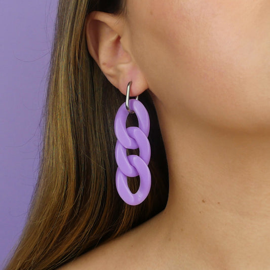 ACRYLIC CHAIN EARRINGS - purple