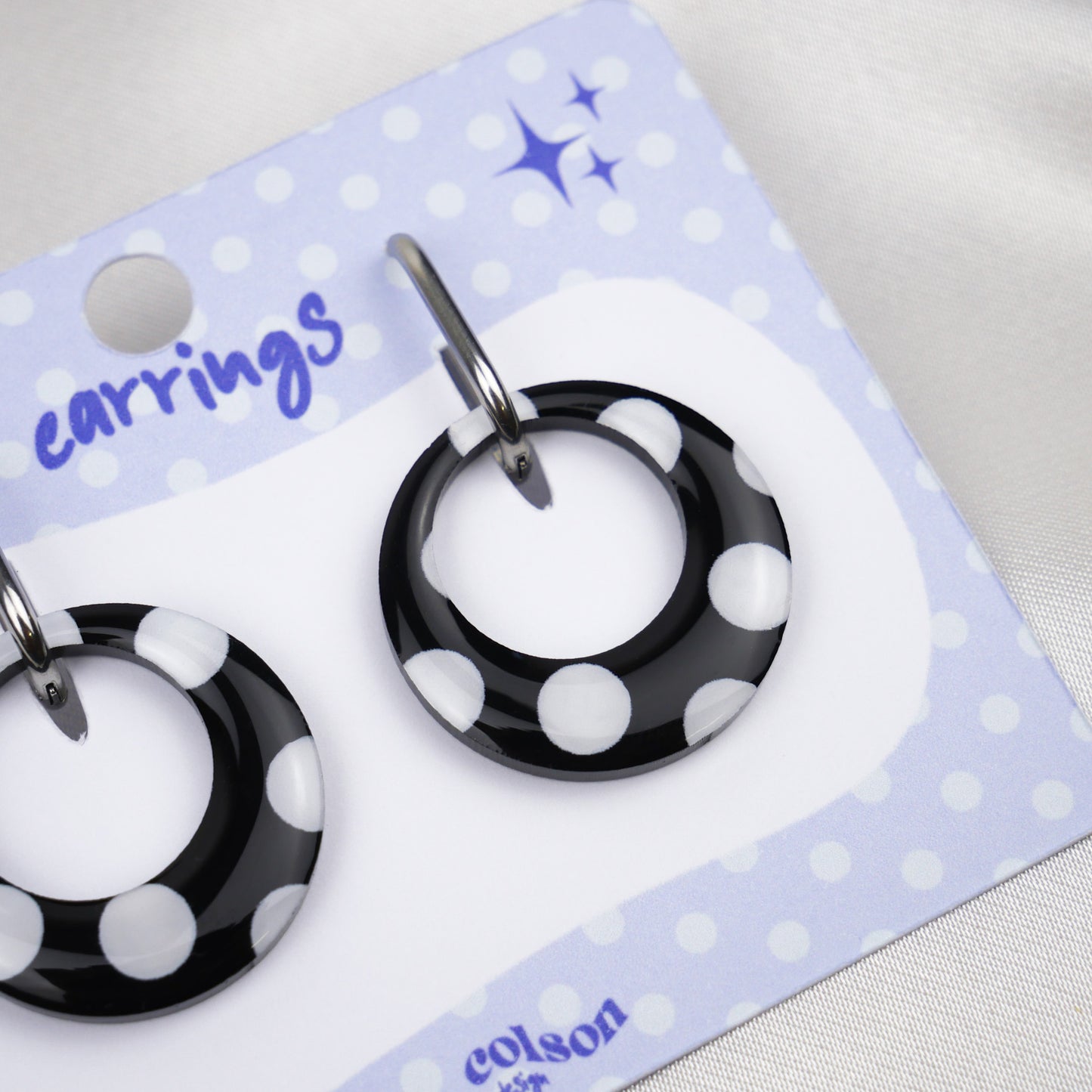 ROUND DANGLE - black polka dot