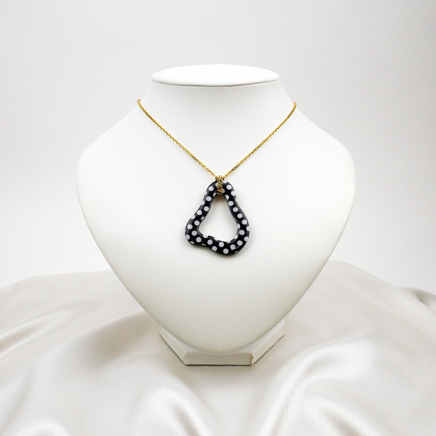 FORMA necklace - black polka dot