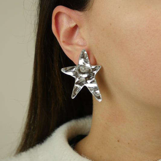 MELTED STAR STUD - textured silver
