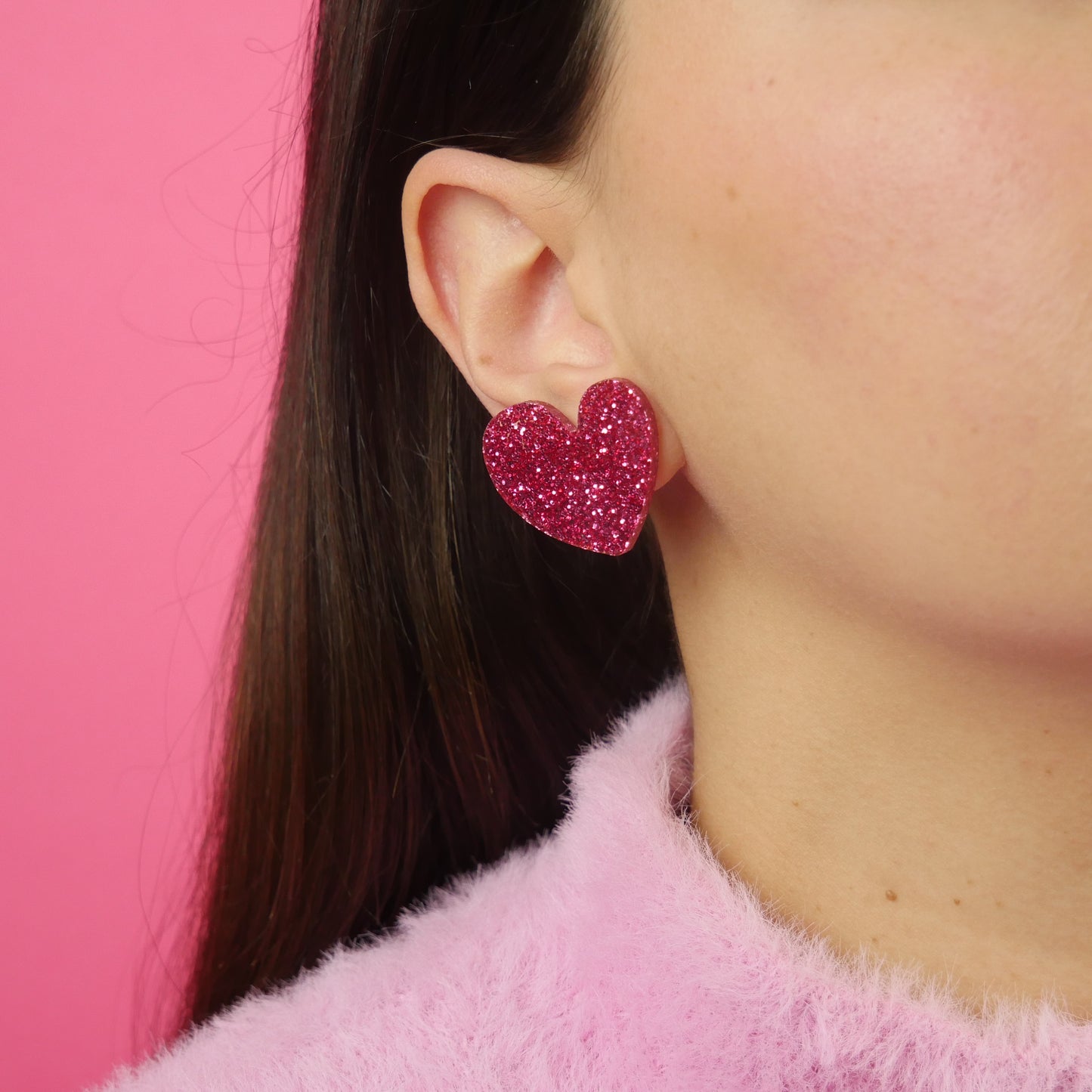 HEART STUDS - hot pink glitter