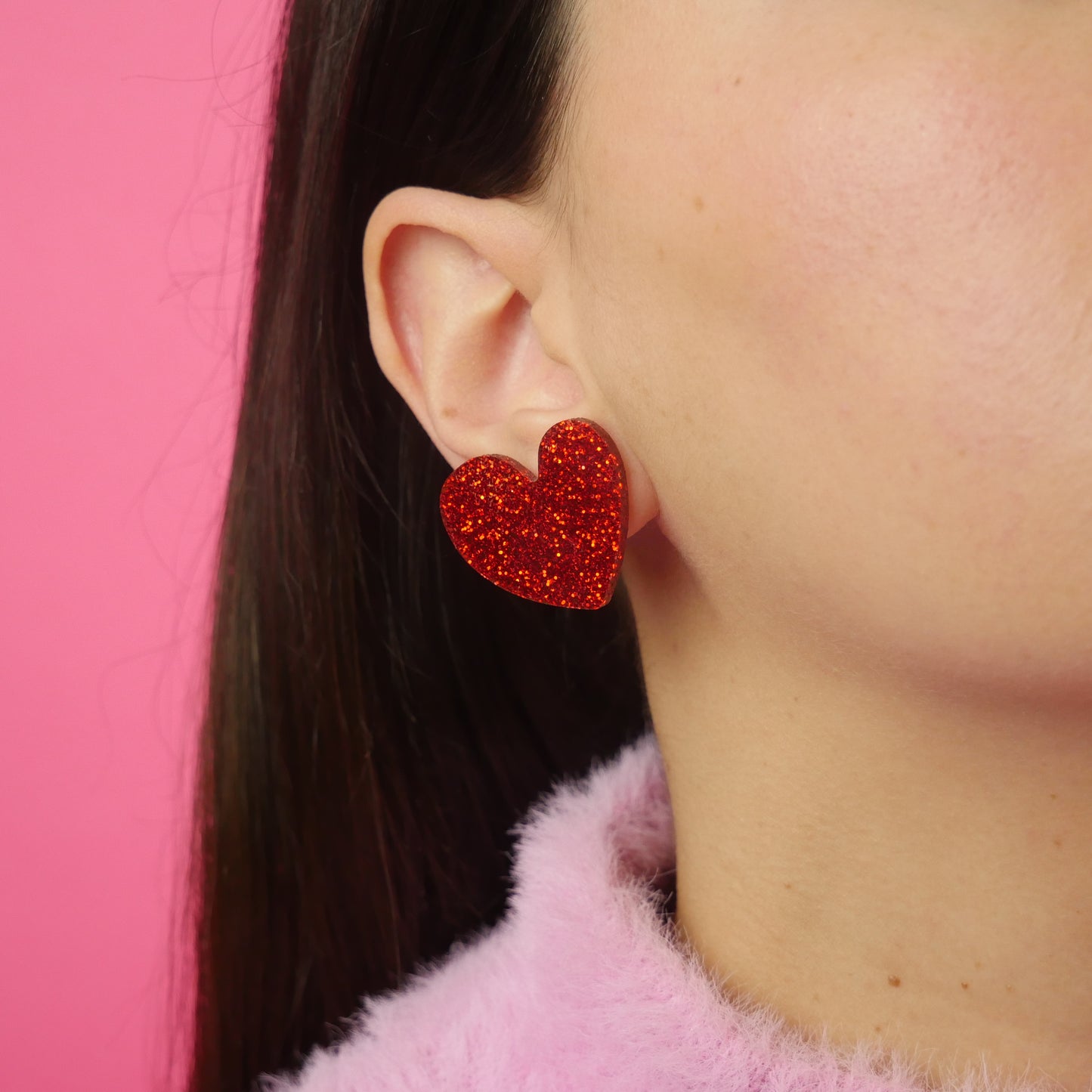 HEART STUDS - red glitter