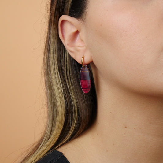 OVAL DANGLE - red tartan