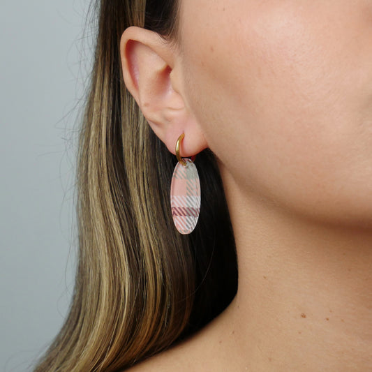 OVAL DANGLE - green tartan
