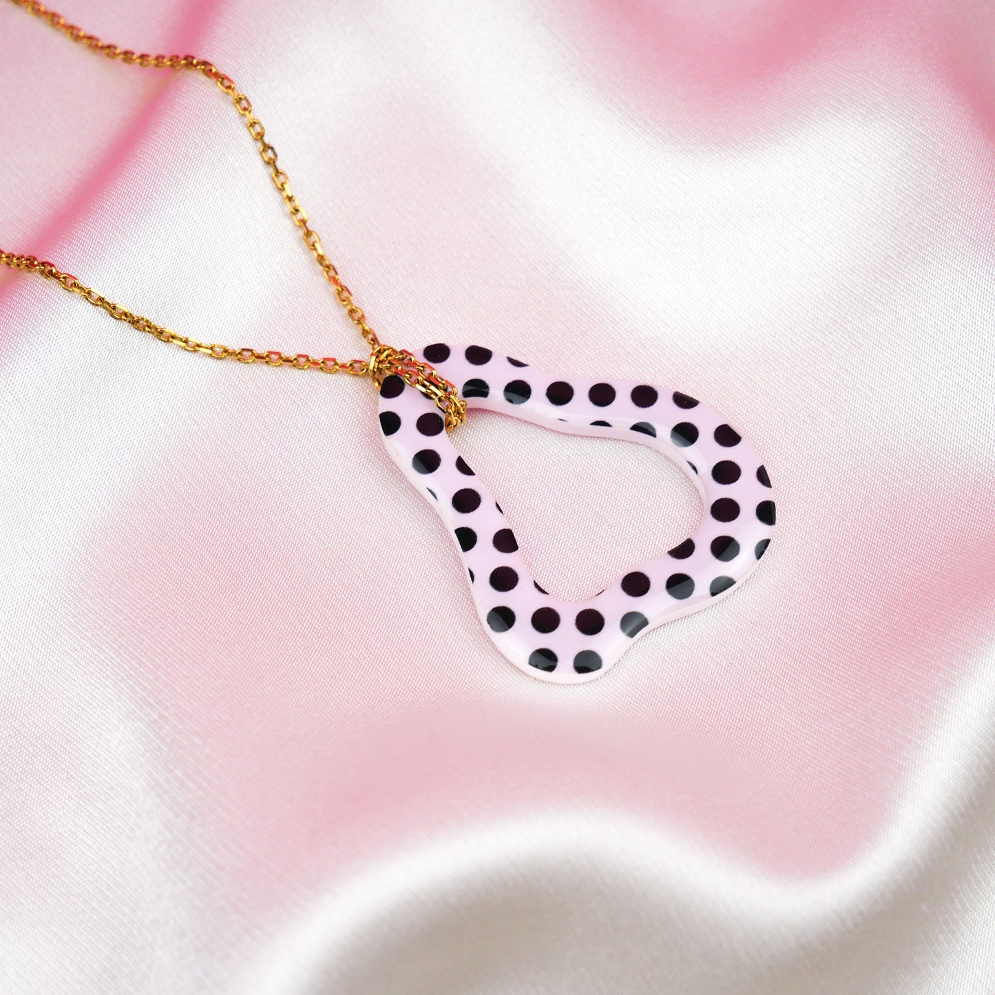 FORMA necklace - pink polka dot