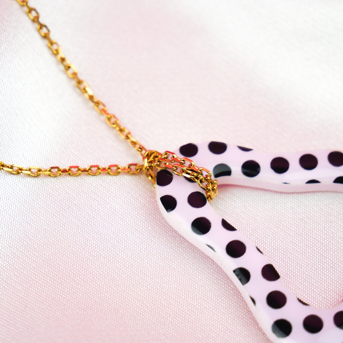FORMA necklace - pink polka dot