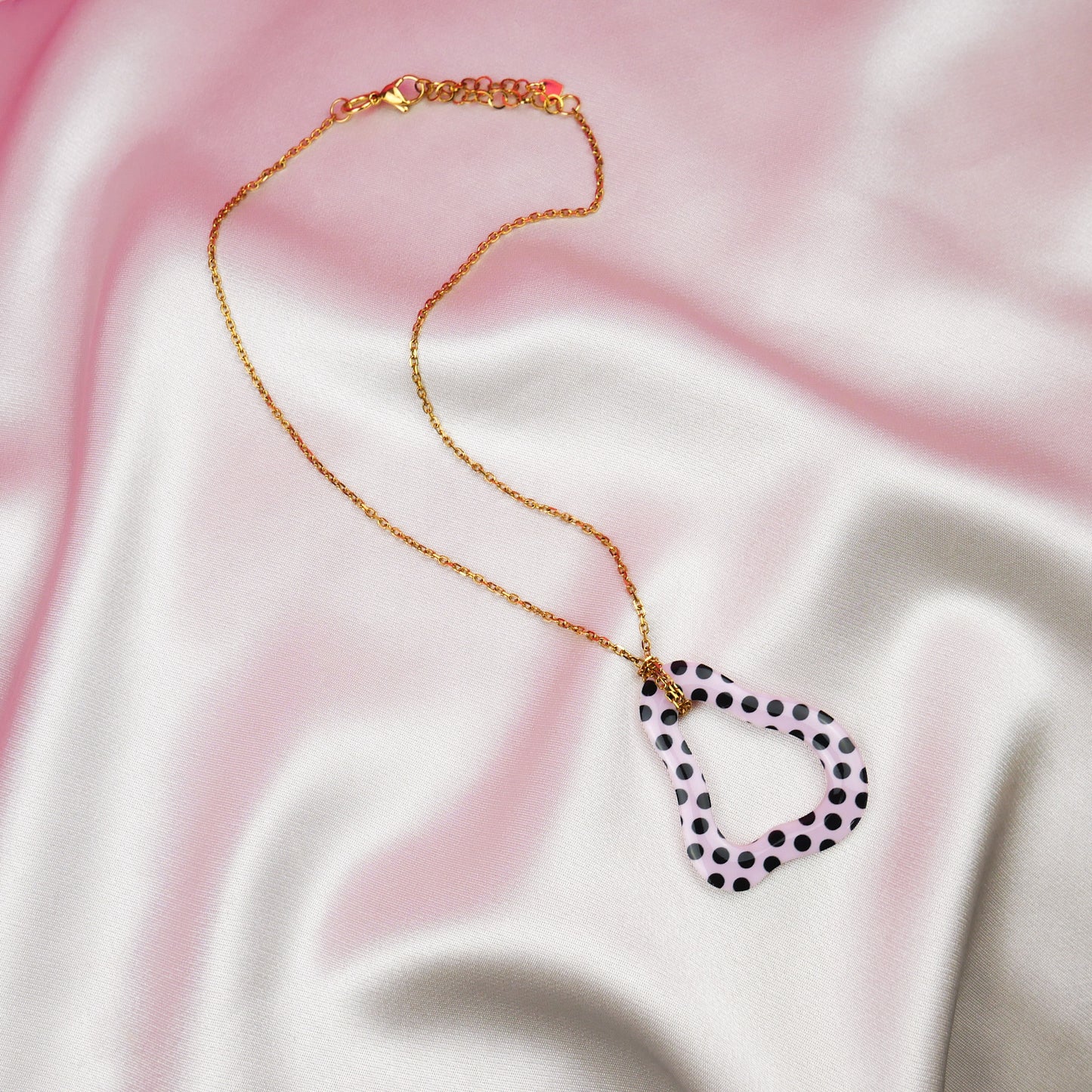 FORMA necklace - pink polka dot