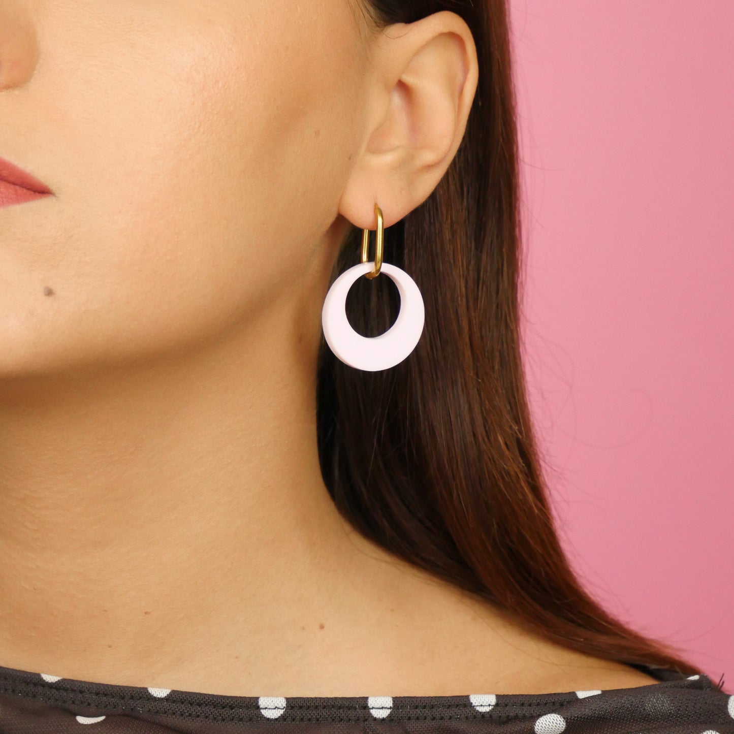 ROUND DANGLE - pink polka dot
