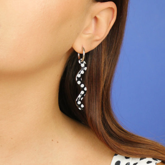 SQUIGGLE - black polka dot