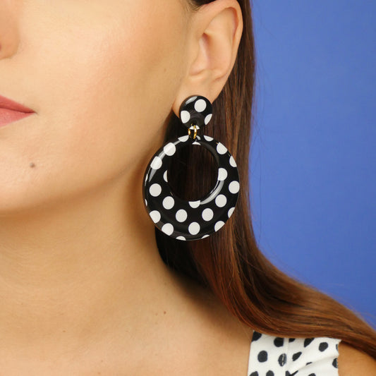 ROUND HOOPS - black polka dot
